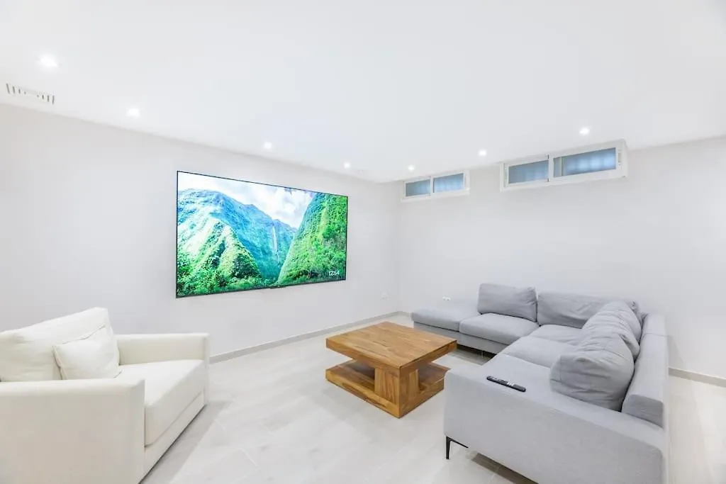 Amazing 4 Bed Beachfront Dominion Beach Rdr358 Estepona İspanya